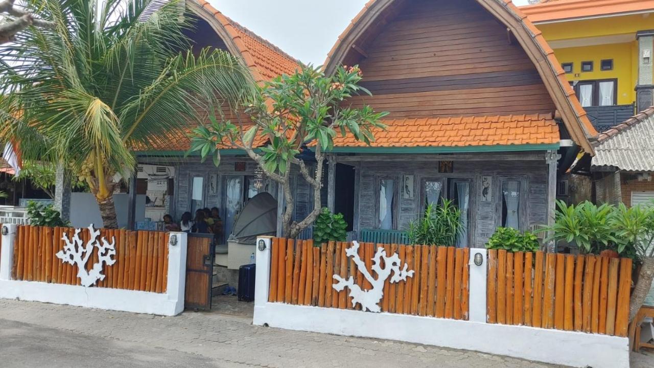 Sarinah Beach - Bistro & Bungalow Batununggul Extérieur photo